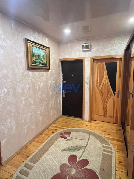 Satış 4 otaqlı Köhnə Tikili bina evi  110m², Bakı