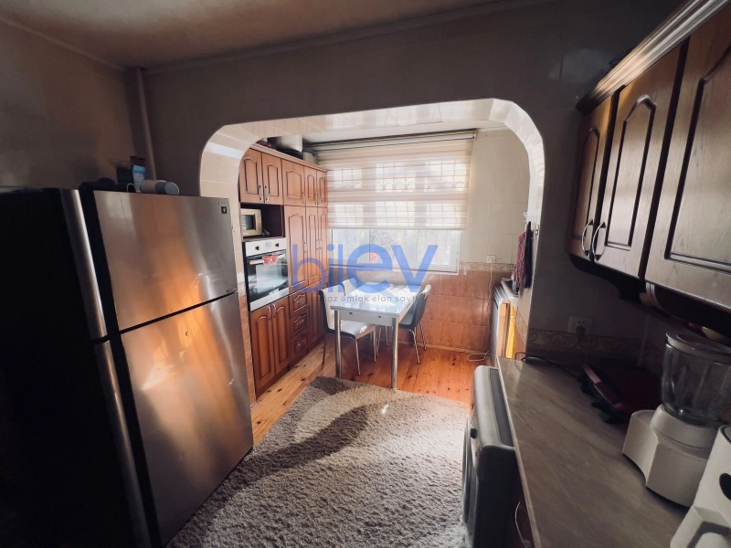 Satış 4 otaqlı Köhnə Tikili bina evi  110m², Bakı