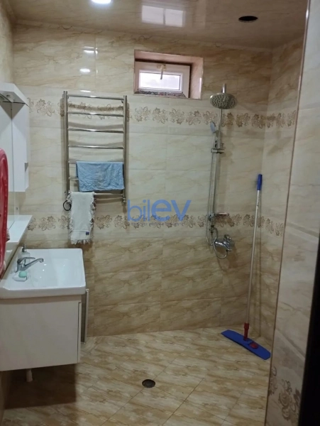 Satış 5 otaqlı Həyət evi  180m², Bakı