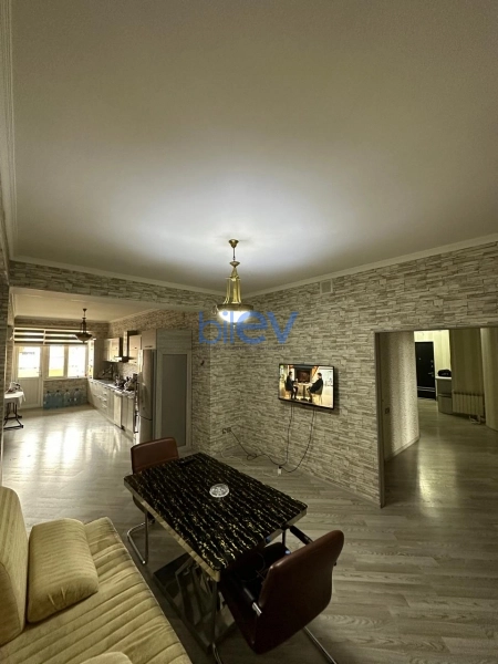 Satış 4 otaqlı Yeni Tikili bina evi  200m², Bakı