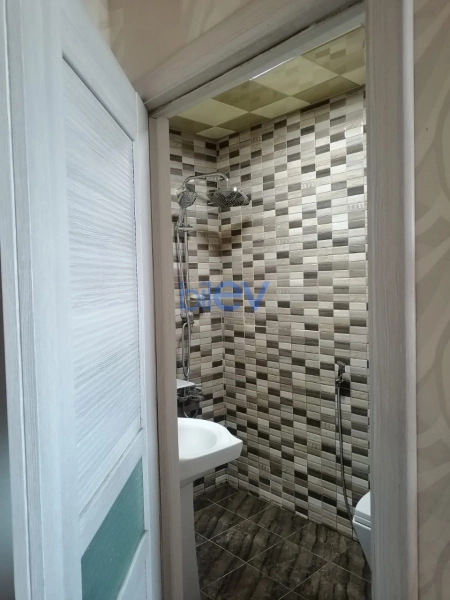 Satış 4 otaqlı Yeni Tikili bina evi  200m², Bakı