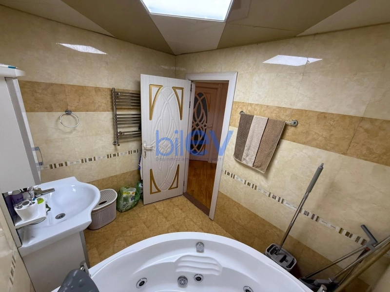 Satış 4 otaqlı Yeni Tikili bina evi  140m², Bakı