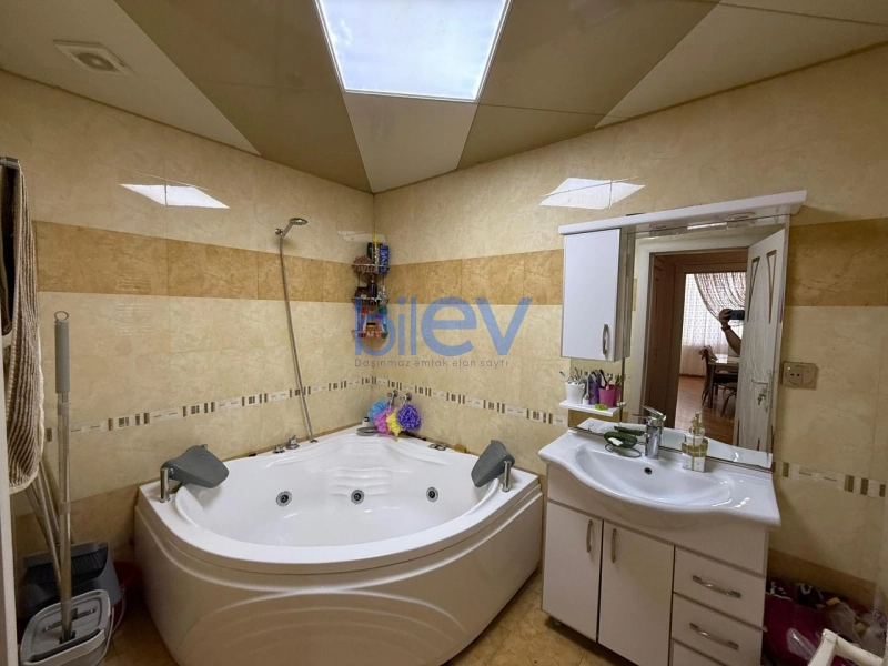 Satış 4 otaqlı Yeni Tikili bina evi  140m², Bakı
