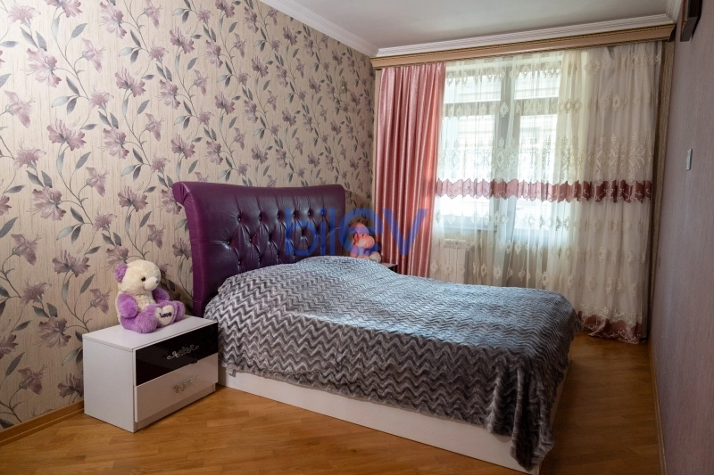Satış 4 otaqlı Köhnə Tikili bina evi  100m², Bakı