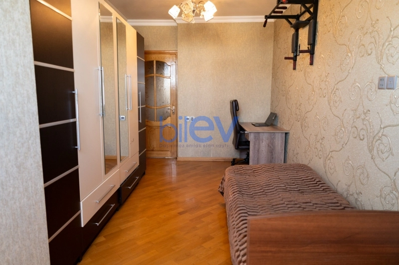 Satış 4 otaqlı Köhnə Tikili bina evi  100m², Bakı