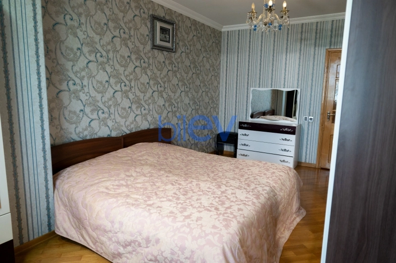 Satış 4 otaqlı Köhnə Tikili bina evi  100m², Bakı