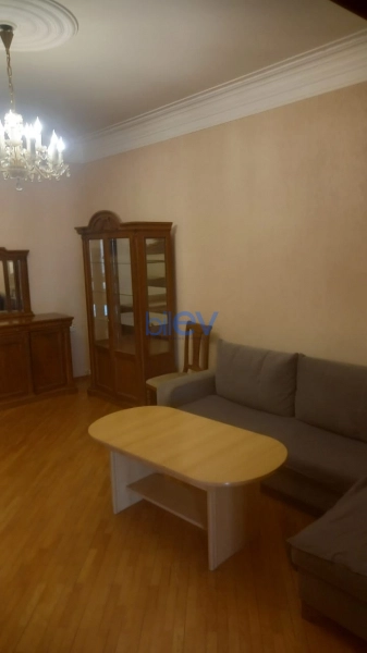 Aylıq Kirayə 2 otaqlı Köhnə Tikili bina evi  80m², Bakı
