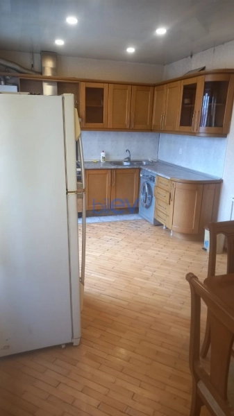 Aylıq Kirayə 2 otaqlı Köhnə Tikili bina evi  80m², Bakı