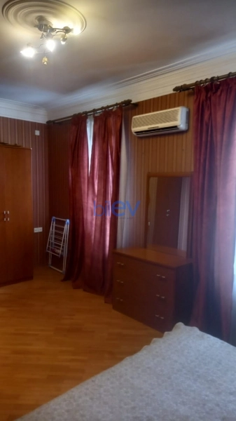 Aylıq Kirayə 2 otaqlı Köhnə Tikili bina evi  80m², Bakı