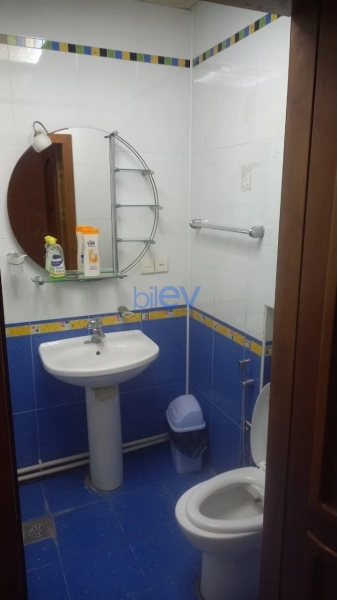 Aylıq Kirayə 2 otaqlı Köhnə Tikili bina evi  80m², Bakı