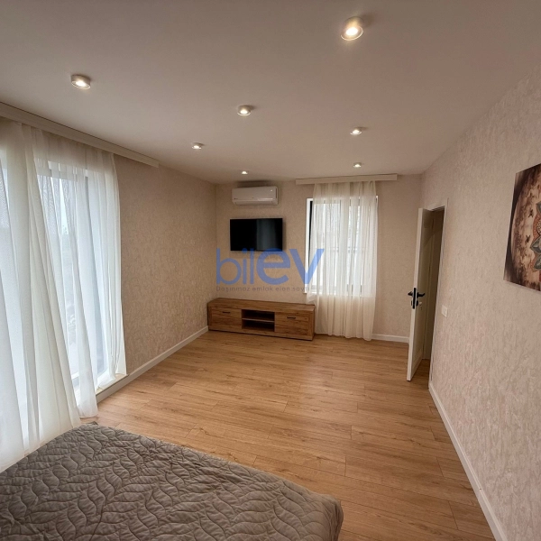 Satış 10 otaqlı Bağ evi  655m², Bakı