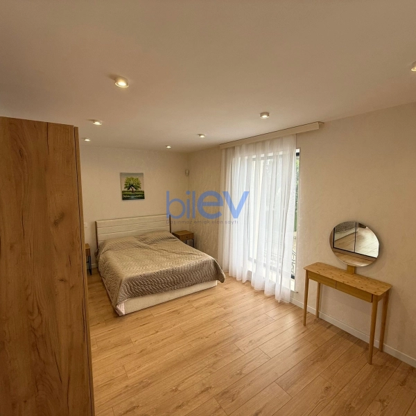Satış 10 otaqlı Bağ evi  655m², Bakı