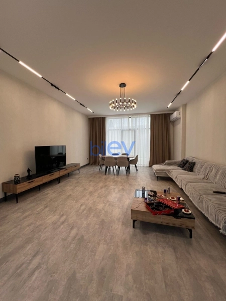 Satış 5 otaqlı Bağ evi  220m², Bakı