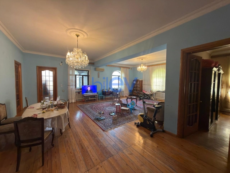 Satış 9 otaqlı Həyət evi  470m², Bakı