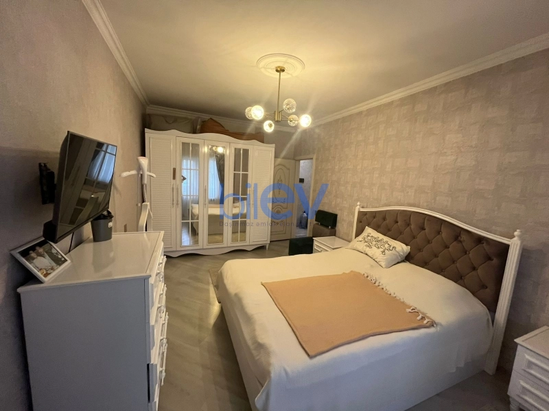 Satış 4 otaqlı Köhnə Tikili bina evi  100m², Bakı