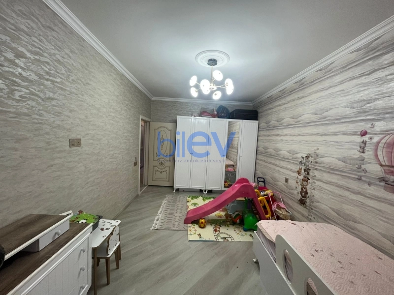 Satış 4 otaqlı Köhnə Tikili bina evi  100m², Bakı