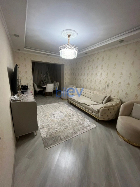 Satış 4 otaqlı Köhnə Tikili bina evi  100m², Bakı
