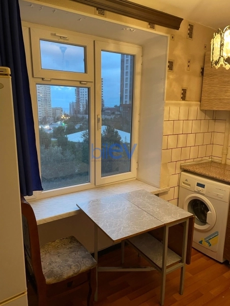 Aylıq Kirayə 2 otaqlı Köhnə Tikili bina evi  45m², Bakı