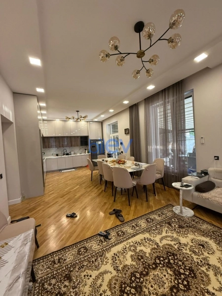 Satış 5 otaqlı Həyət evi  550m², Xırdalan