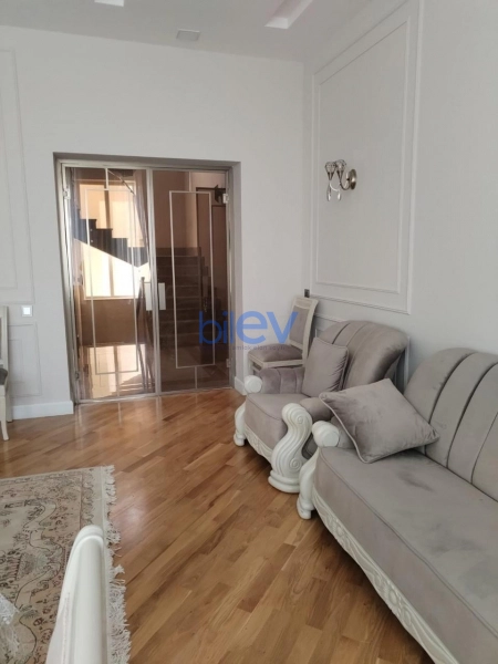 Satış 5 otaqlı Həyət evi  550m², Xırdalan