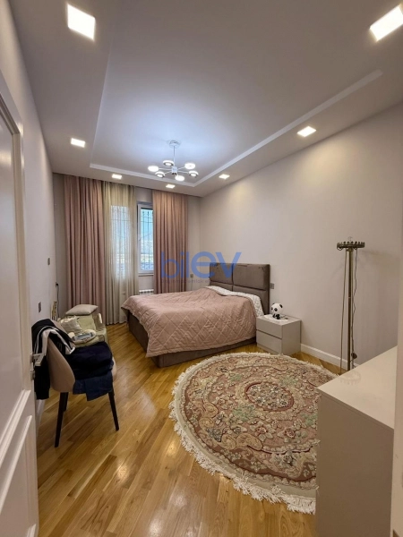 Satış 5 otaqlı Həyət evi  550m², Xırdalan