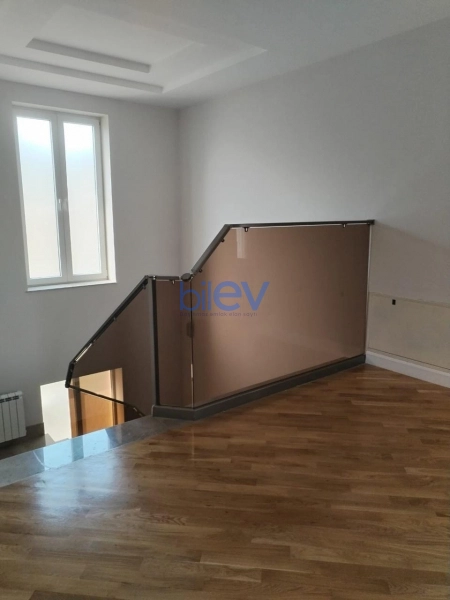 Satış 5 otaqlı Həyət evi  550m², Xırdalan