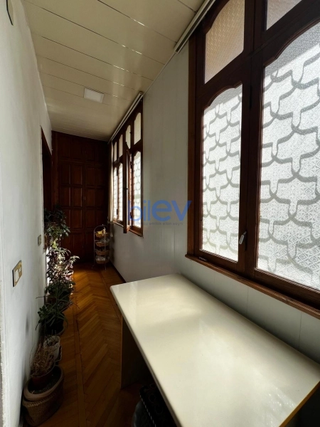 Satış 5 otaqlı Köhnə Tikili bina evi  130m², Bakı