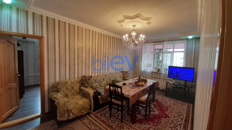 Satış 5 otaqlı Köhnə Tikili bina evi  110m², Bakı