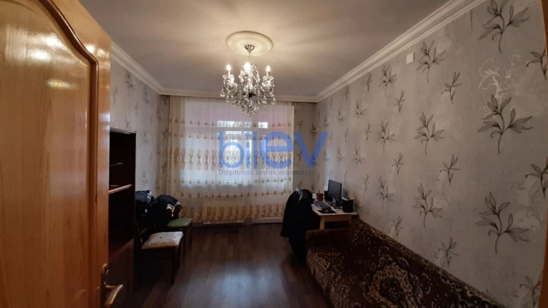 Satış 5 otaqlı Köhnə Tikili bina evi  110m², Bakı