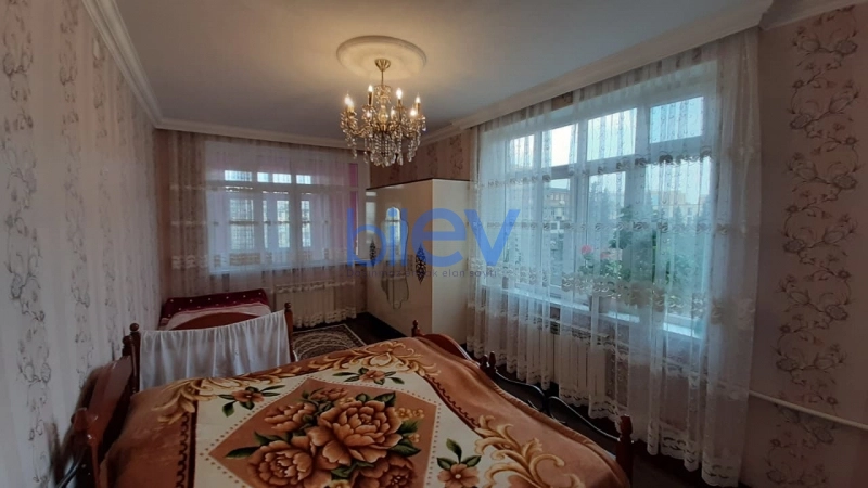 Satış 5 otaqlı Köhnə Tikili bina evi  110m², Bakı