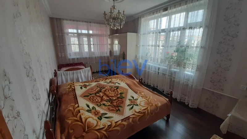 Satış 5 otaqlı Köhnə Tikili bina evi  110m², Bakı