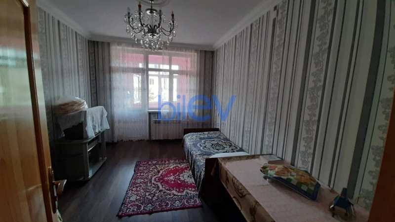 Satış 5 otaqlı Köhnə Tikili bina evi  110m², Bakı
