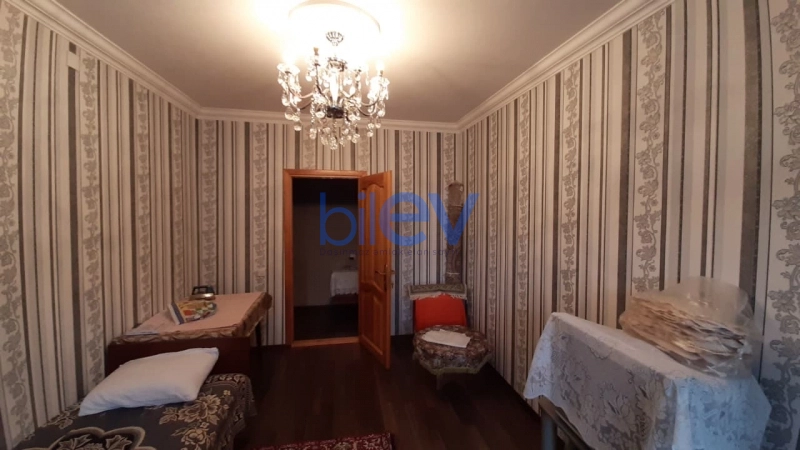 Satış 5 otaqlı Köhnə Tikili bina evi  110m², Bakı