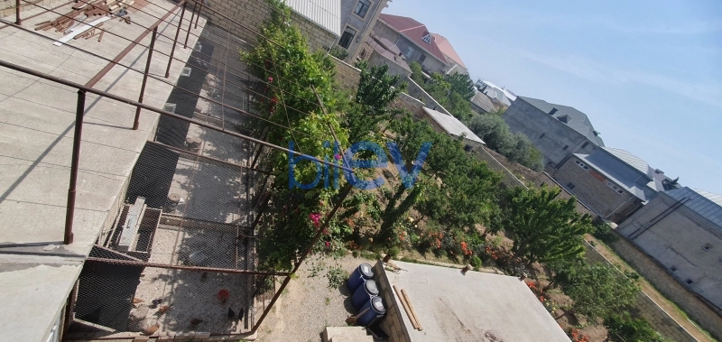 Satış 14 otaqlı Həyət evi  400m², Bakı