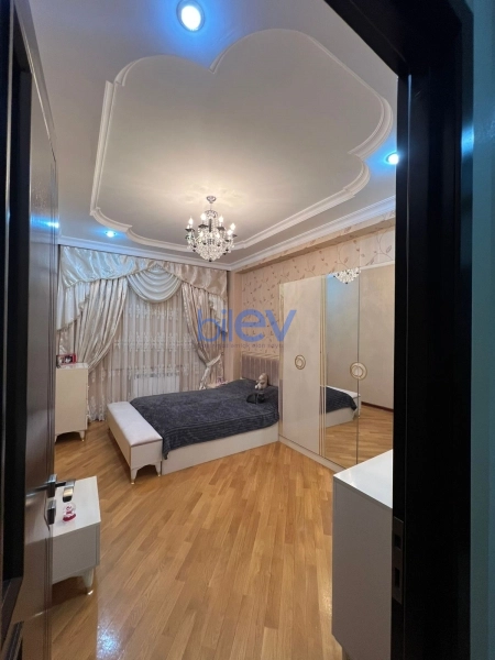 Satış 4 otaqlı Yeni Tikili bina evi  140m², Bakı