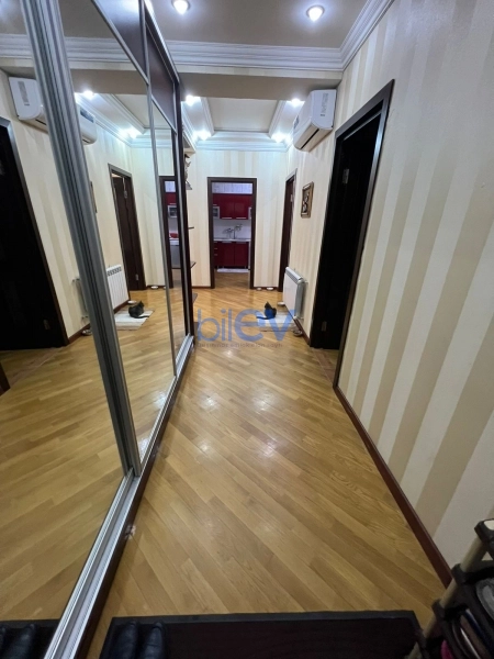 Satış 4 otaqlı Yeni Tikili bina evi  140m², Bakı