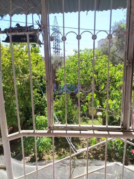 Satış 3 otaqlı Köhnə Tikili bina evi  90m², Bakı