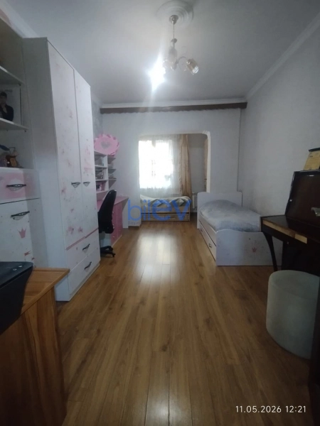 Satış 3 otaqlı Köhnə Tikili bina evi  90m², Bakı
