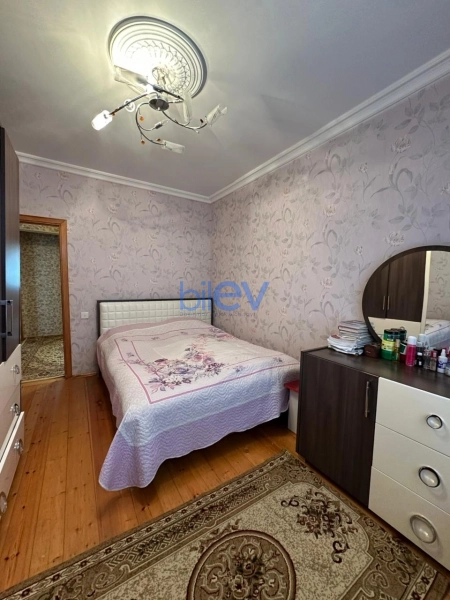 Satış 3 otaqlı Köhnə Tikili bina evi  70.00m², Bakı