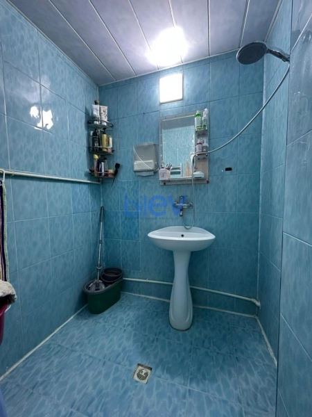 Satış 3 otaqlı Köhnə Tikili bina evi  70.00m², Bakı