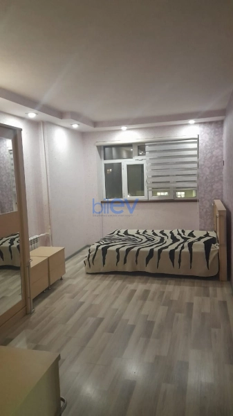 Satış 4 otaqlı Köhnə Tikili bina evi  100m², Bakı