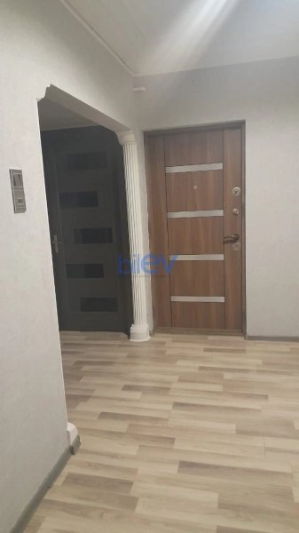 Satış 4 otaqlı Köhnə Tikili bina evi  100m², Bakı