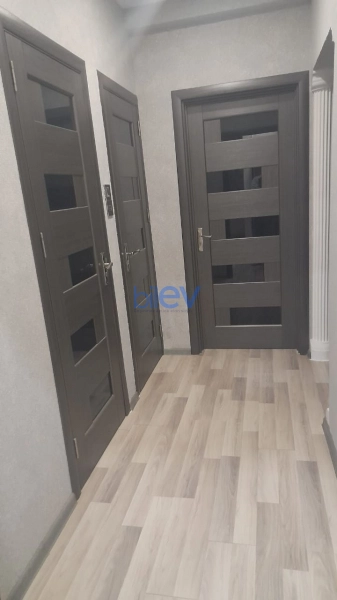 Satış 4 otaqlı Köhnə Tikili bina evi  100m², Bakı