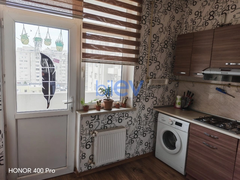 Aylıq Kirayə 3 otaqlı Yeni Tikili bina evi  80m², Bakı