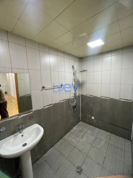 Aylıq Kirayə 3 otaqlı Yeni Tikili bina evi  124m², Bakı