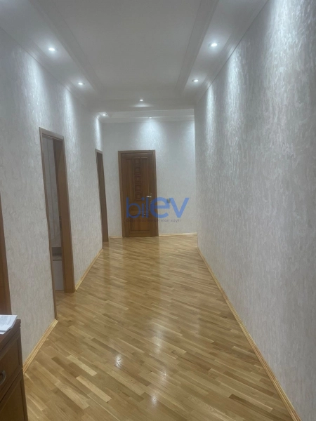Aylıq Kirayə 3 otaqlı Yeni Tikili bina evi  124m², Bakı
