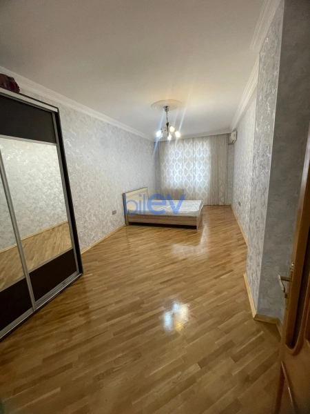 Aylıq Kirayə 3 otaqlı Yeni Tikili bina evi  124m², Bakı