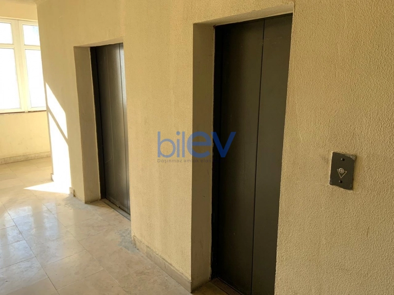 Aylıq Kirayə 3 otaqlı Yeni Tikili bina evi  135m², Bakı
