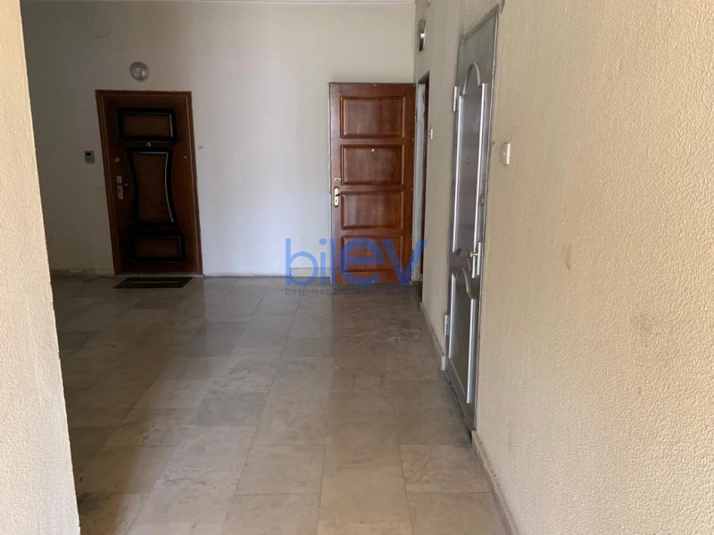 Aylıq Kirayə 3 otaqlı Yeni Tikili bina evi  135m², Bakı