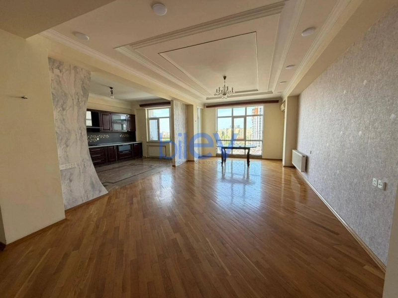 Aylıq Kirayə 3 otaqlı Yeni Tikili bina evi  135m², Bakı